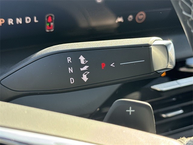 Buick Enclave Vehicle Full-screen Gallery Image 20