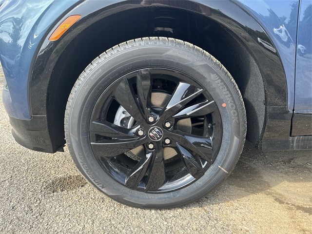 Buick Encore GX Vehicle Full-screen Gallery Image 10