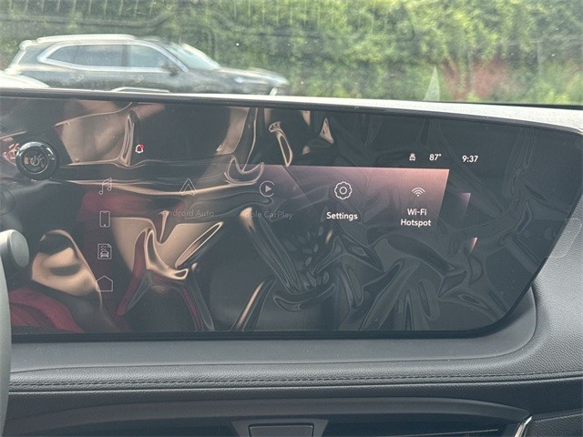 Buick Encore GX Vehicle Full-screen Gallery Image 16