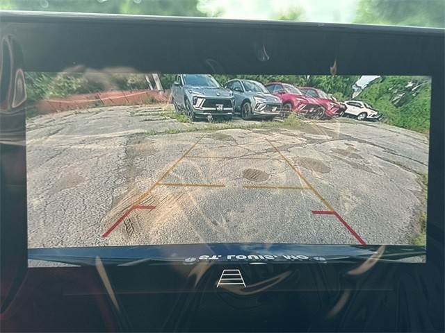 Buick Encore GX Vehicle Full-screen Gallery Image 17