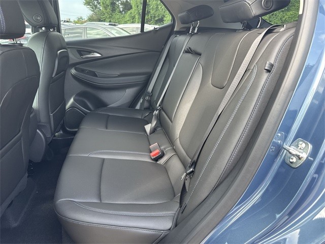 Buick Encore GX Vehicle Full-screen Gallery Image 21