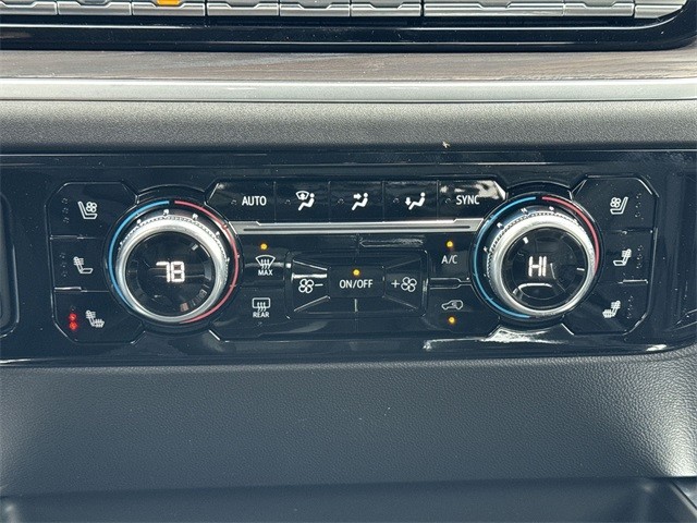 GMC Sierra 1500 Vehicle Full-screen Gallery Image 19