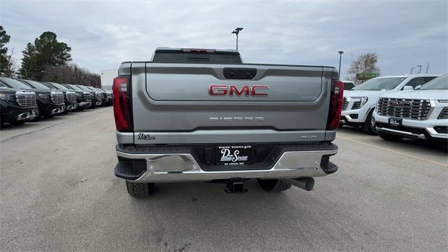 GMC Sierra 2500HD Vehicle Full-screen Gallery Image 07