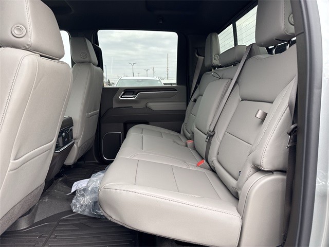 GMC Sierra 2500HD Vehicle Full-screen Gallery Image 22