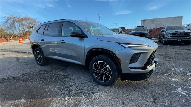 Buick Enclave Vehicle Full-screen Gallery Image 02