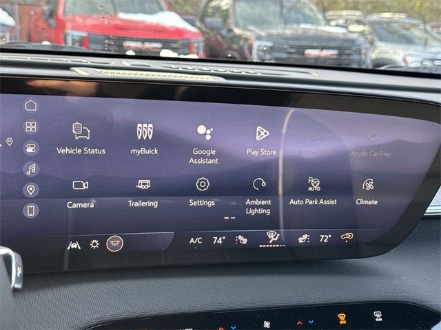 Buick Enclave Vehicle Full-screen Gallery Image 16
