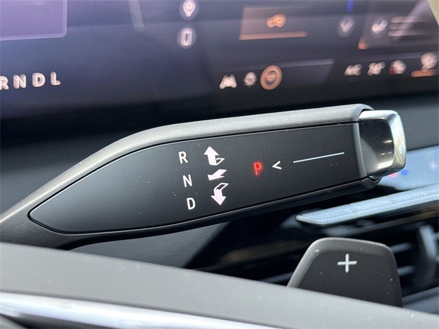 Buick Enclave Vehicle Full-screen Gallery Image 20