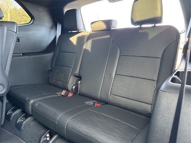 Buick Enclave Vehicle Full-screen Gallery Image 23