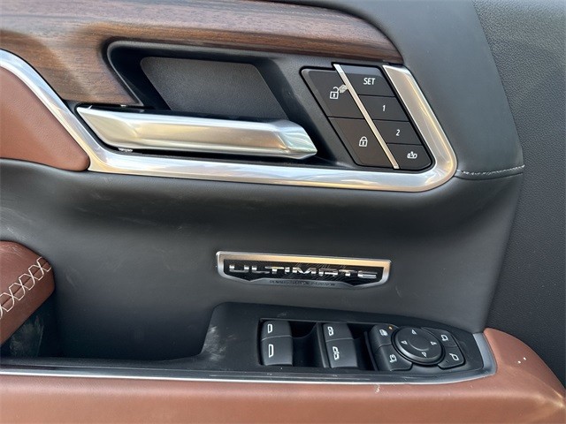 GMC Sierra 1500 Vehicle Full-screen Gallery Image 13