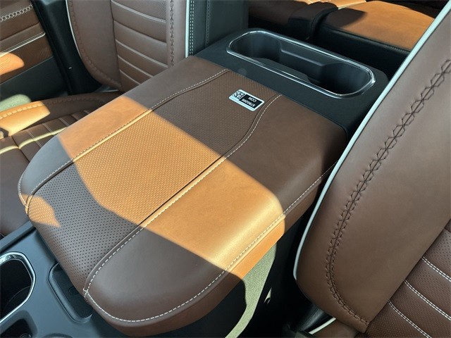 GMC Sierra 1500 Vehicle Full-screen Gallery Image 21