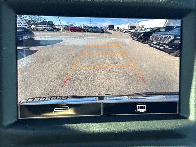 GMC Sierra 3500HD Vehicle Full-screen Gallery Image 17