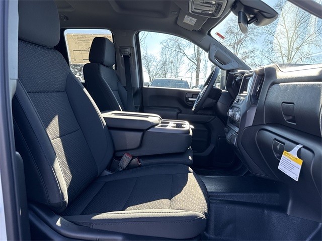 GMC Sierra 3500HD Vehicle Full-screen Gallery Image 23