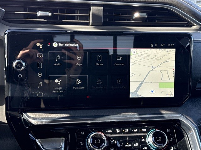 GMC Sierra 3500HD Vehicle Full-screen Gallery Image 16