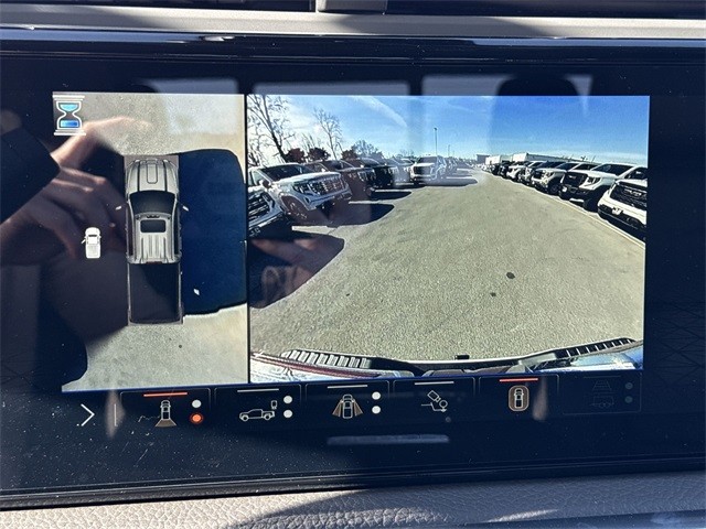 GMC Sierra 3500HD Vehicle Full-screen Gallery Image 17