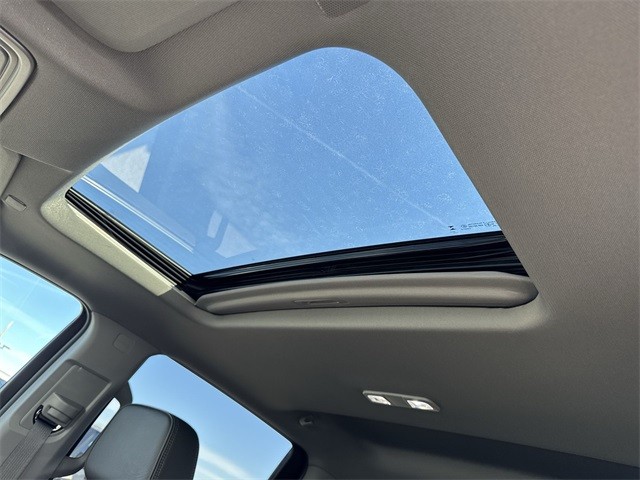 GMC Sierra 3500HD Vehicle Full-screen Gallery Image 22