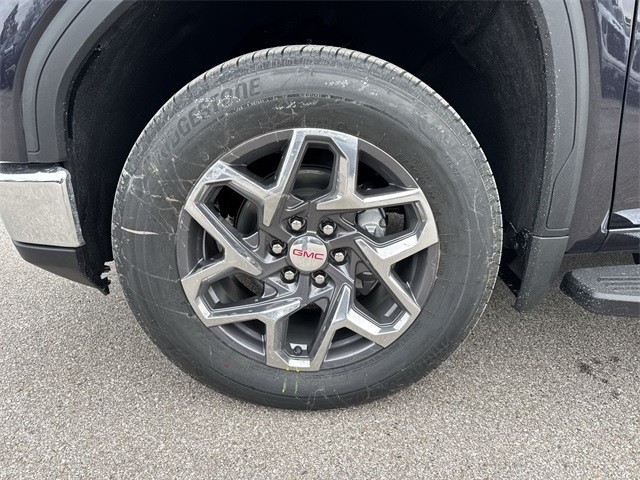 GMC Sierra 1500 Vehicle Full-screen Gallery Image 10