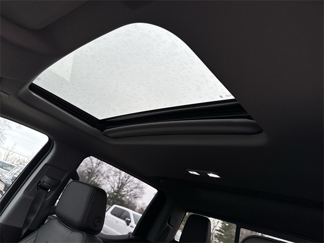 GMC Sierra 1500 Vehicle Full-screen Gallery Image 22