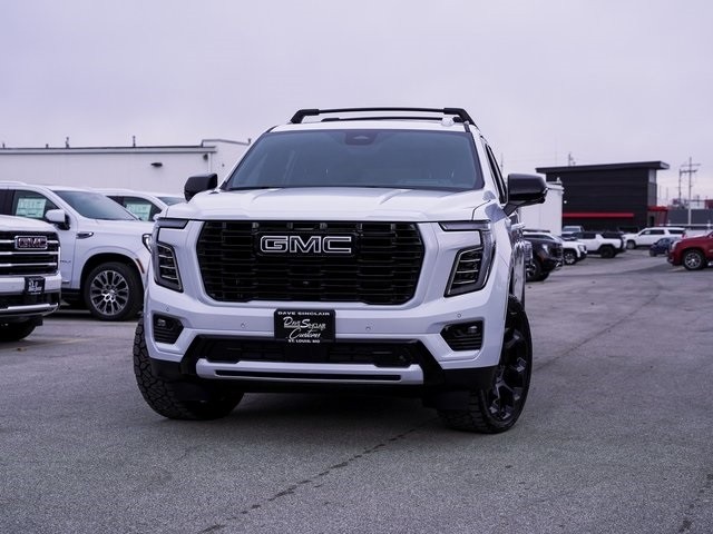 GMC Yukon Vehicle Full-screen Gallery Image 02