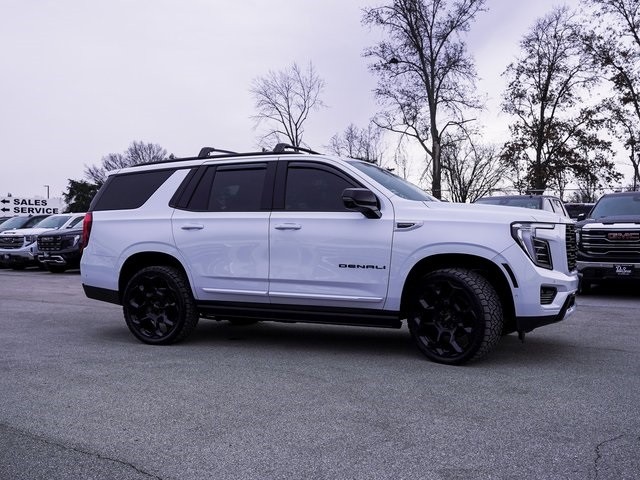 GMC Yukon Vehicle Full-screen Gallery Image 04