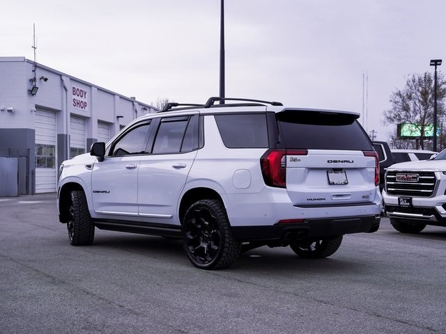 GMC Yukon Vehicle Full-screen Gallery Image 07