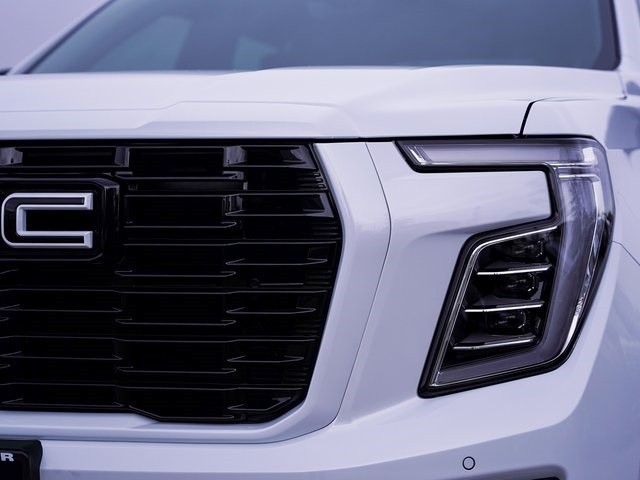 GMC Yukon Vehicle Full-screen Gallery Image 10