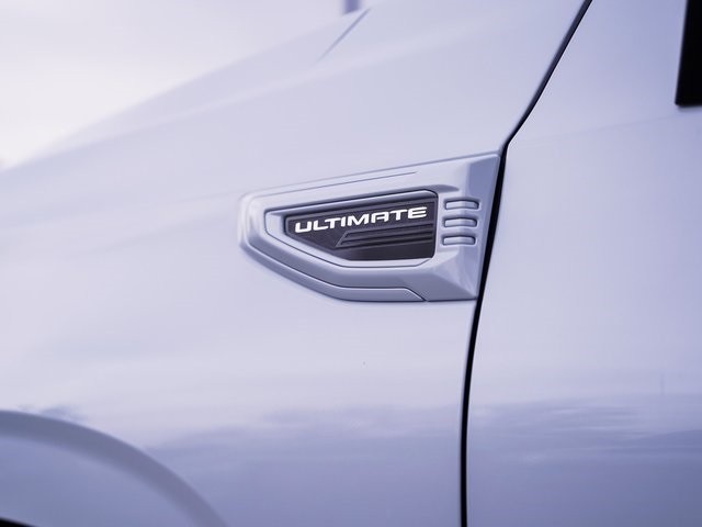 GMC Yukon Vehicle Full-screen Gallery Image 13