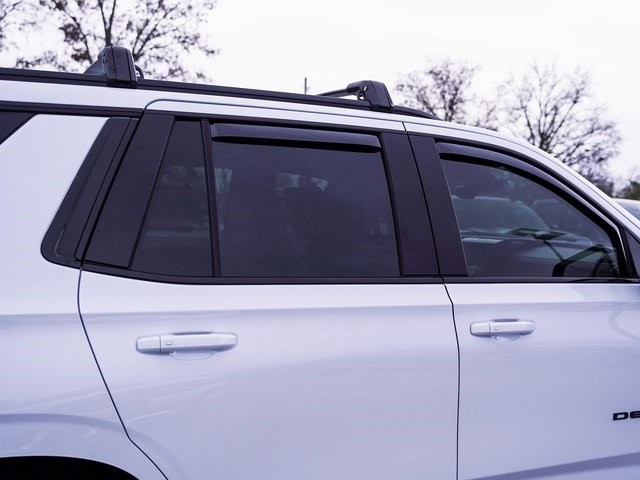 GMC Yukon Vehicle Full-screen Gallery Image 25