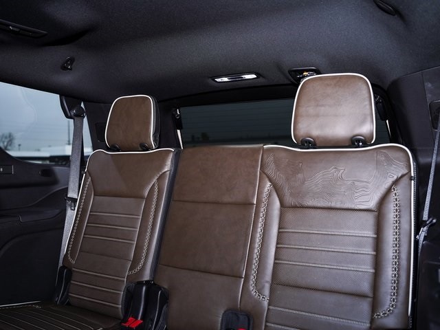 GMC Yukon Vehicle Full-screen Gallery Image 28