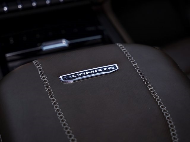 GMC Yukon Vehicle Full-screen Gallery Image 34