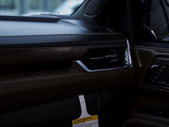 GMC Yukon Vehicle Full-screen Gallery Image 35