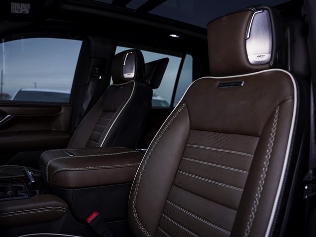 GMC Yukon Vehicle Full-screen Gallery Image 44