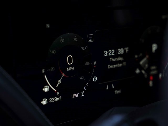 GMC Yukon Vehicle Full-screen Gallery Image 49