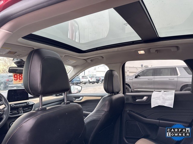 Ford Escape Vehicle Full-screen Gallery Image 13