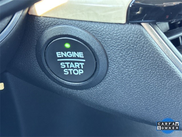 Ford Escape Vehicle Full-screen Gallery Image 21