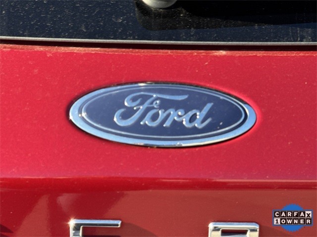 Ford Escape Vehicle Full-screen Gallery Image 36