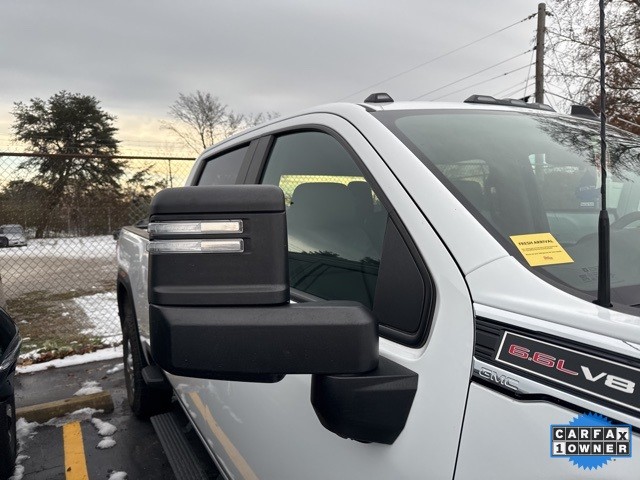 GMC Sierra 2500HD Vehicle Full-screen Gallery Image 07