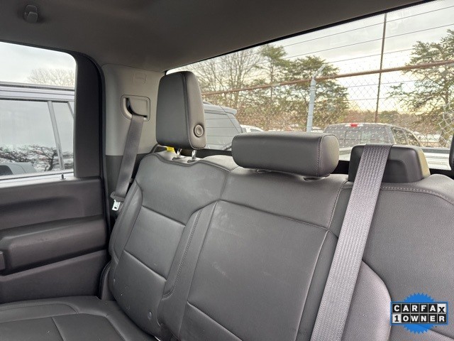 GMC Sierra 2500HD Vehicle Full-screen Gallery Image 15