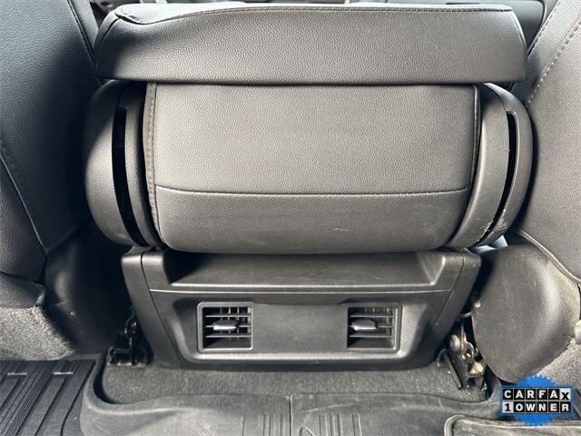 GMC Sierra 2500HD Vehicle Full-screen Gallery Image 24