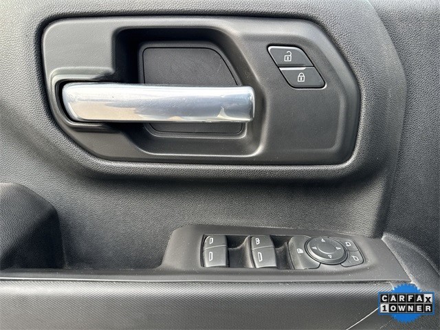 GMC Sierra 2500HD Vehicle Full-screen Gallery Image 26