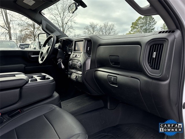 GMC Sierra 2500HD Vehicle Full-screen Gallery Image 31