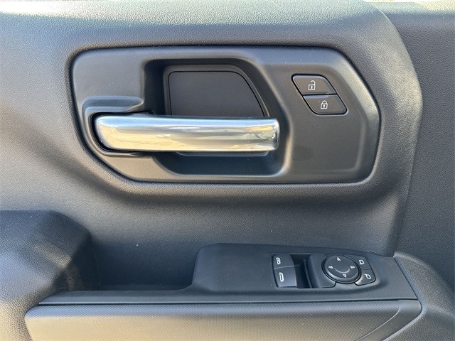 GMC Sierra 1500 Vehicle Full-screen Gallery Image 13