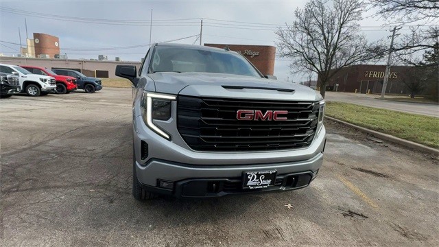 GMC Sierra 1500 Vehicle Full-screen Gallery Image 03