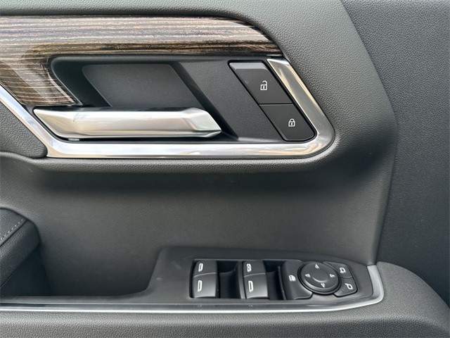 GMC Sierra 1500 Vehicle Full-screen Gallery Image 13