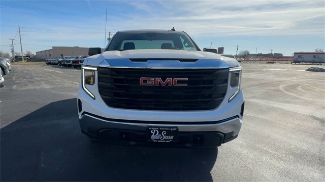 GMC Sierra 1500 Vehicle Full-screen Gallery Image 03