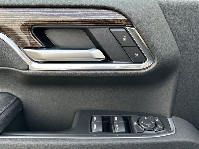 GMC Sierra 1500 Vehicle Full-screen Gallery Image 13