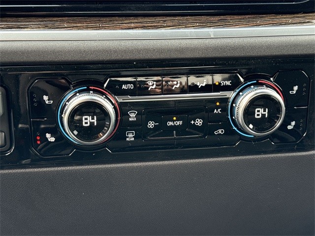 GMC Sierra 1500 Vehicle Full-screen Gallery Image 19