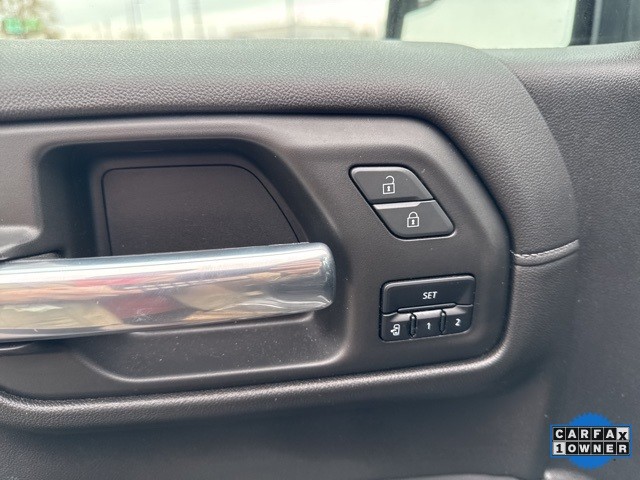 GMC Sierra 1500 Vehicle Full-screen Gallery Image 18