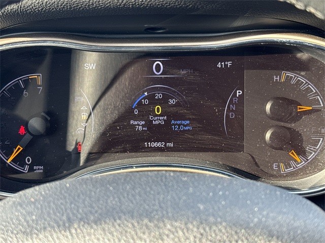 Jeep Grand Cherokee Vehicle Full-screen Gallery Image 15