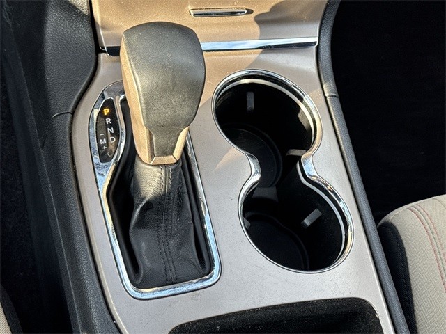 Jeep Grand Cherokee Vehicle Full-screen Gallery Image 19