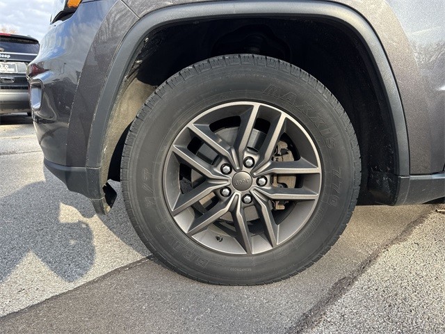 Jeep Grand Cherokee Vehicle Full-screen Gallery Image 36